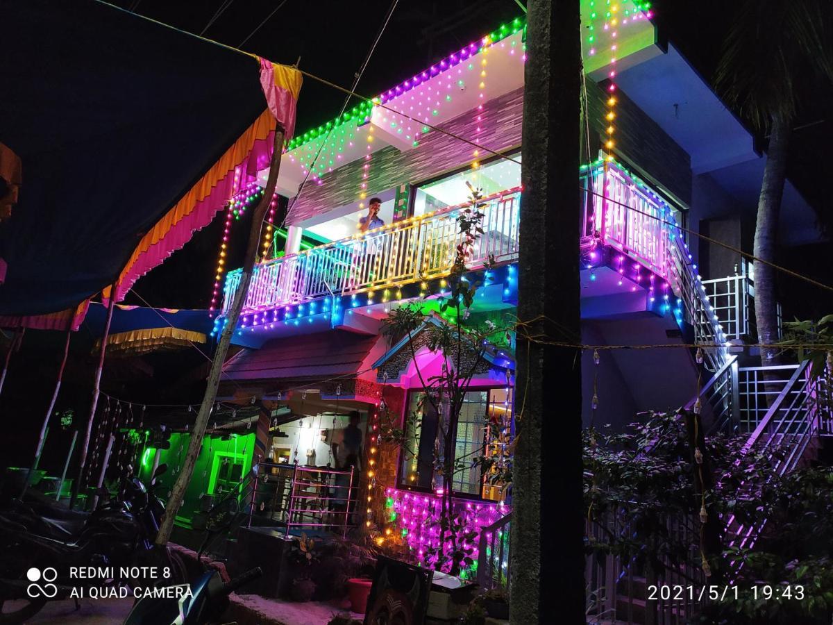 Sarvesh Arundekar Home Stay In Beach Side Ac Room ゴカルナ エクステリア 写真
