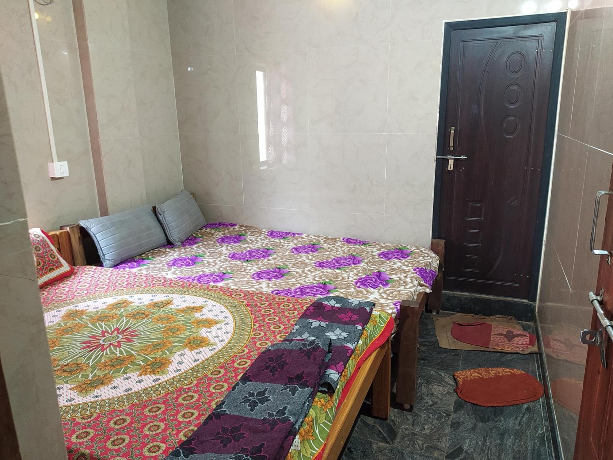 Sarvesh Arundekar Home Stay In Beach Side Ac Room ゴカルナ エクステリア 写真