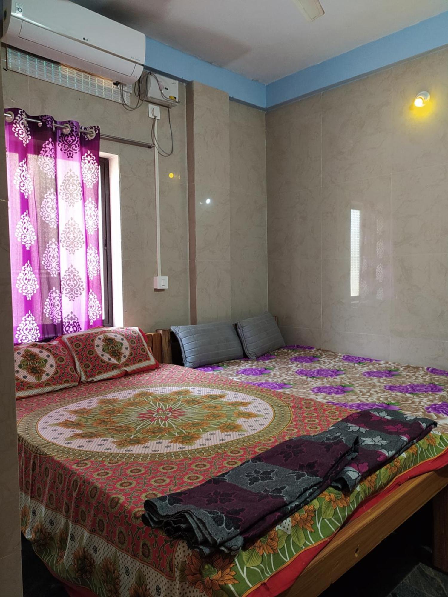 Sarvesh Arundekar Home Stay In Beach Side Ac Room ゴカルナ エクステリア 写真
