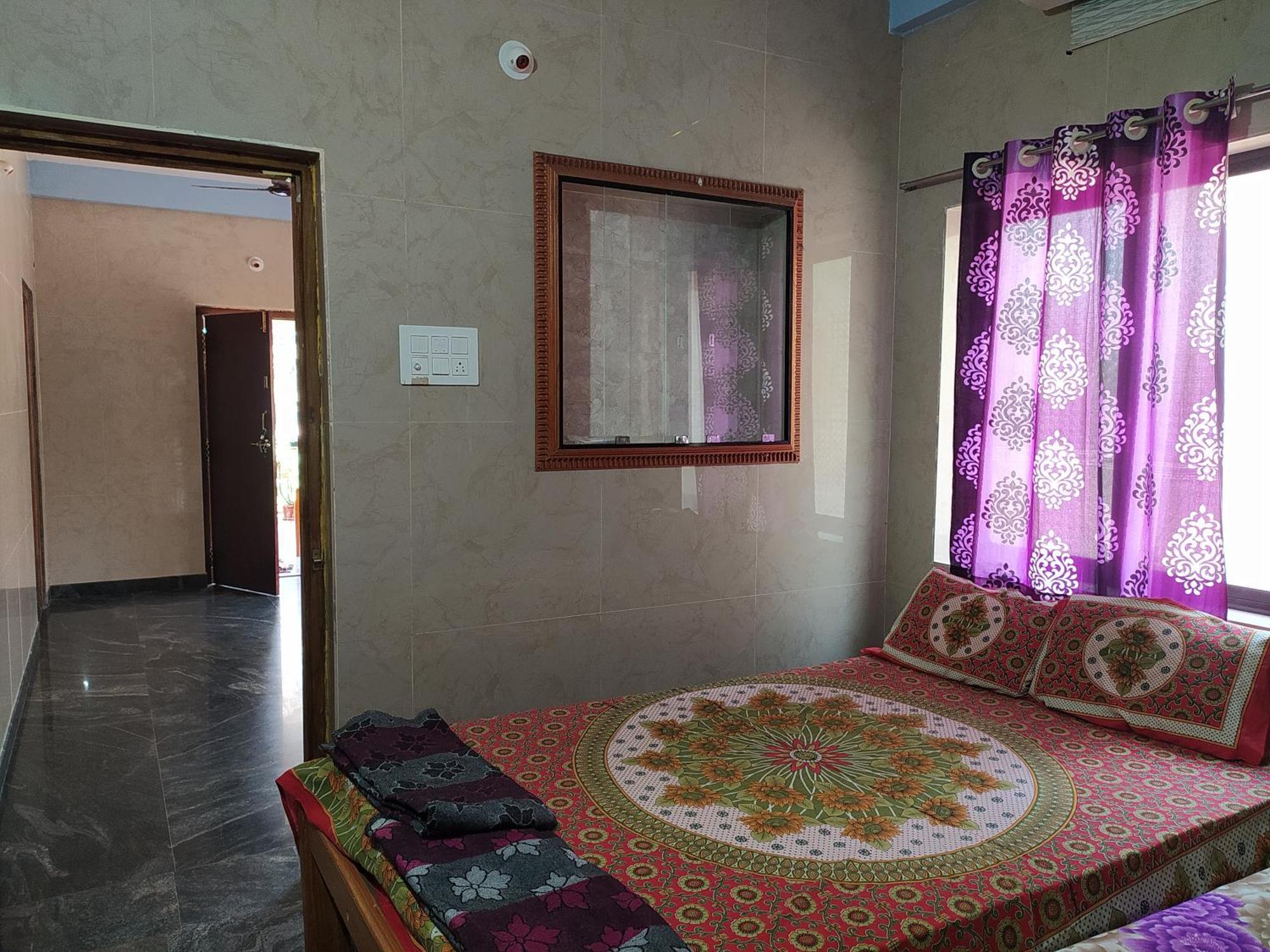 Sarvesh Arundekar Home Stay In Beach Side Ac Room ゴカルナ エクステリア 写真